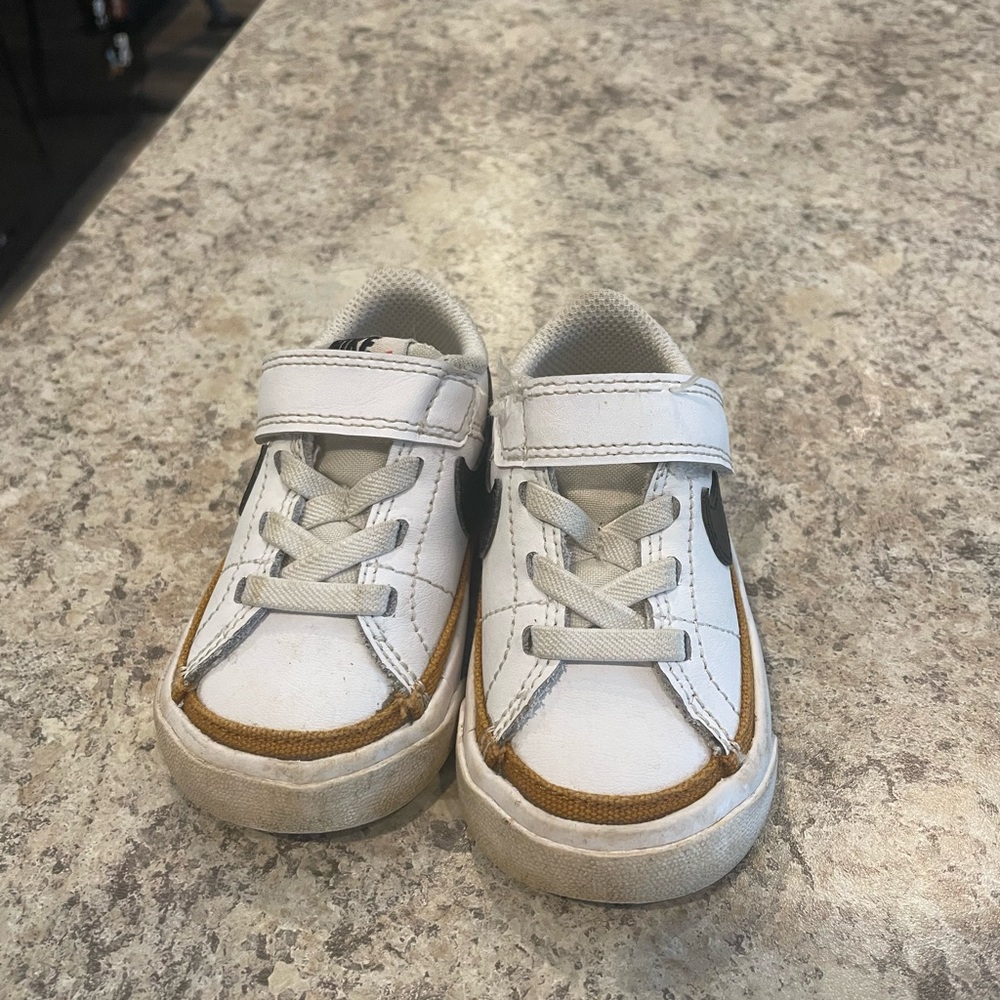 Toddler Nike sneakers
